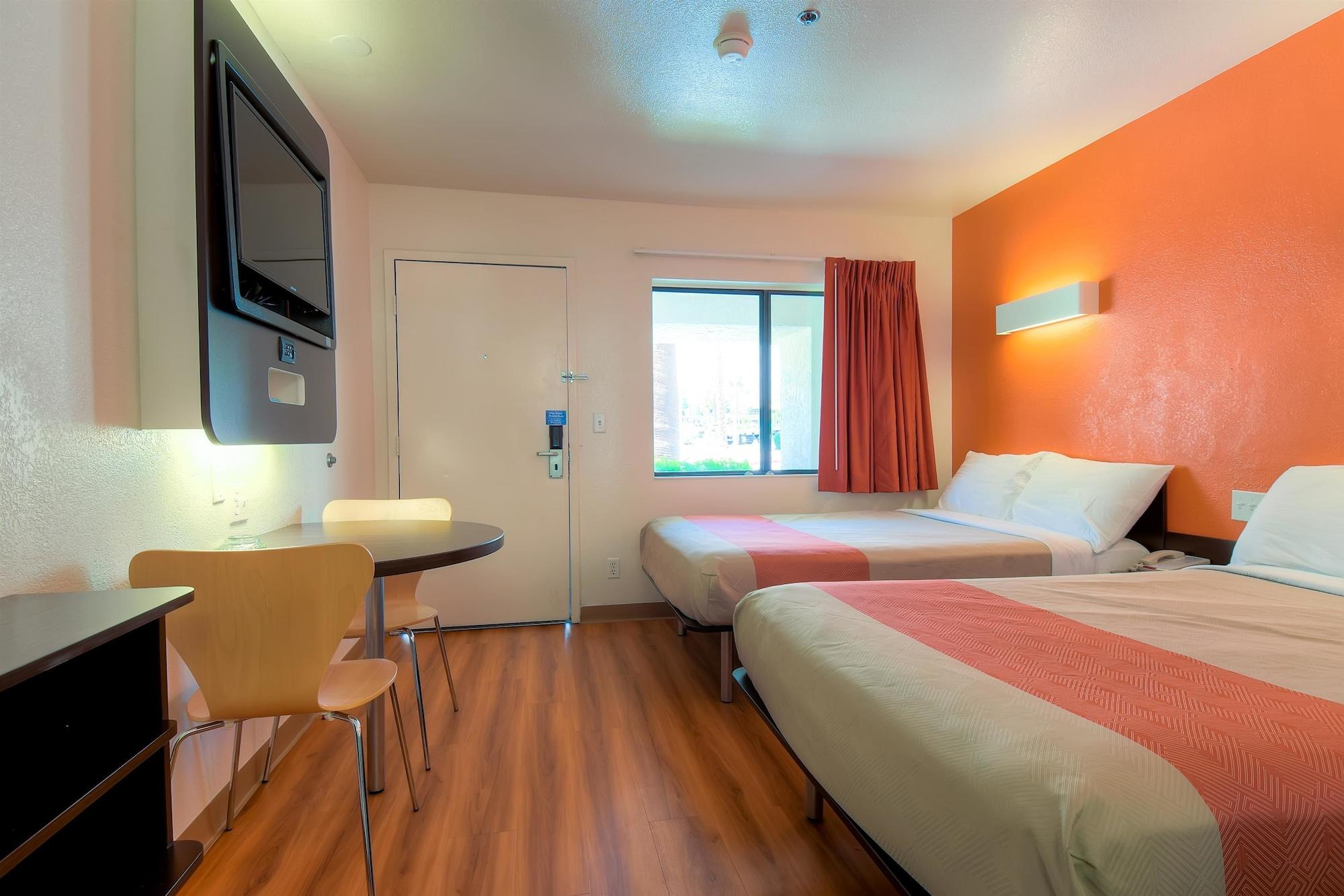 Motel 6-Palm Springs, Ca - Downtown Екстериор снимка