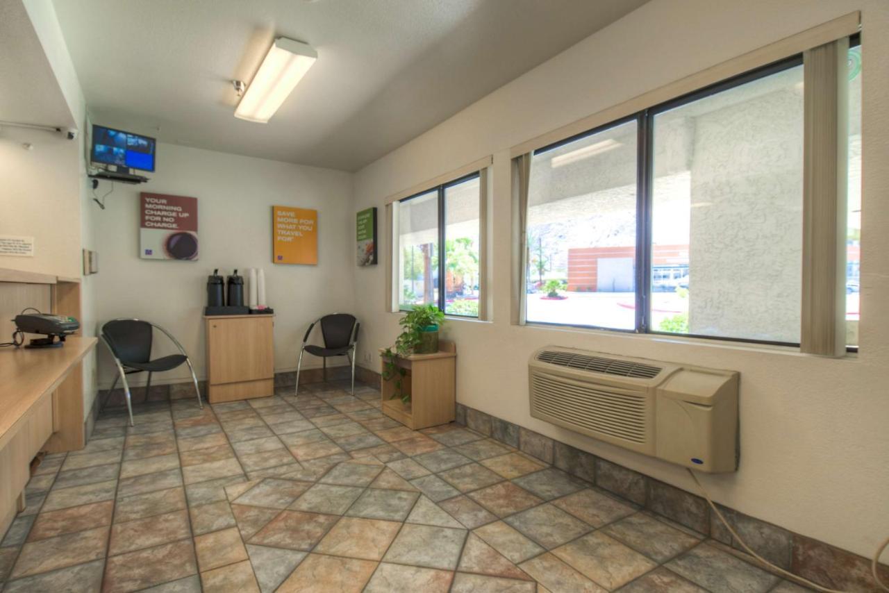 Motel 6-Palm Springs, Ca - Downtown Екстериор снимка