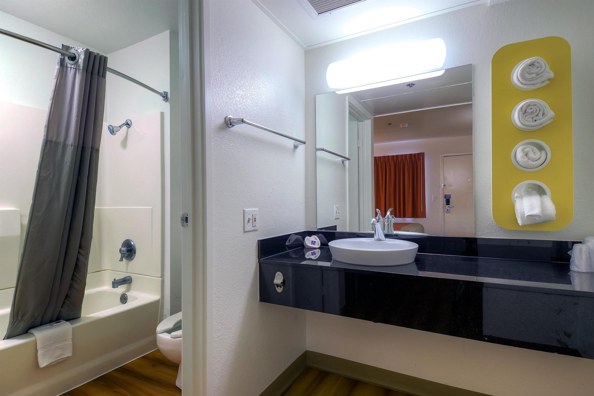 Motel 6-Palm Springs, Ca - Downtown Екстериор снимка