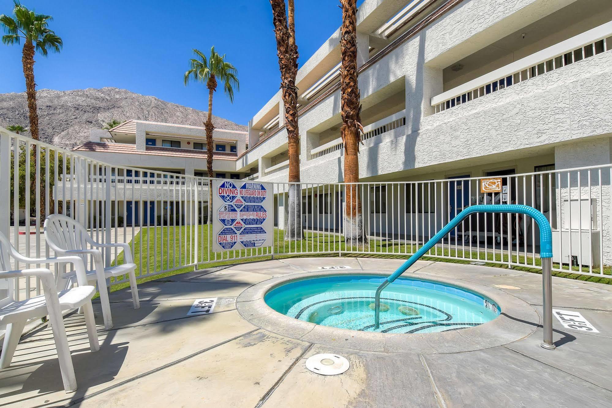 Motel 6-Palm Springs, Ca - Downtown Екстериор снимка
