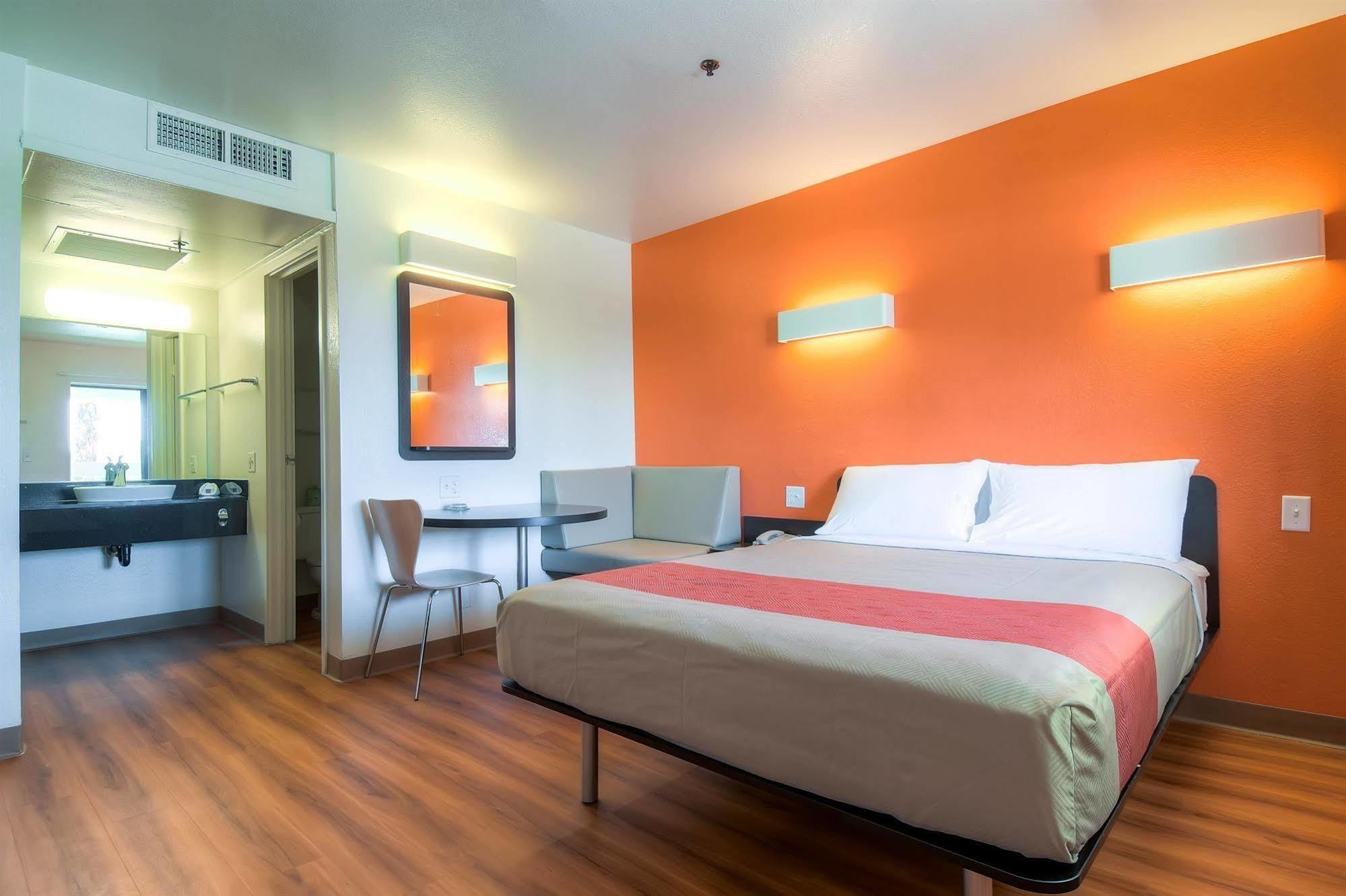 Motel 6-Palm Springs, Ca - Downtown Екстериор снимка