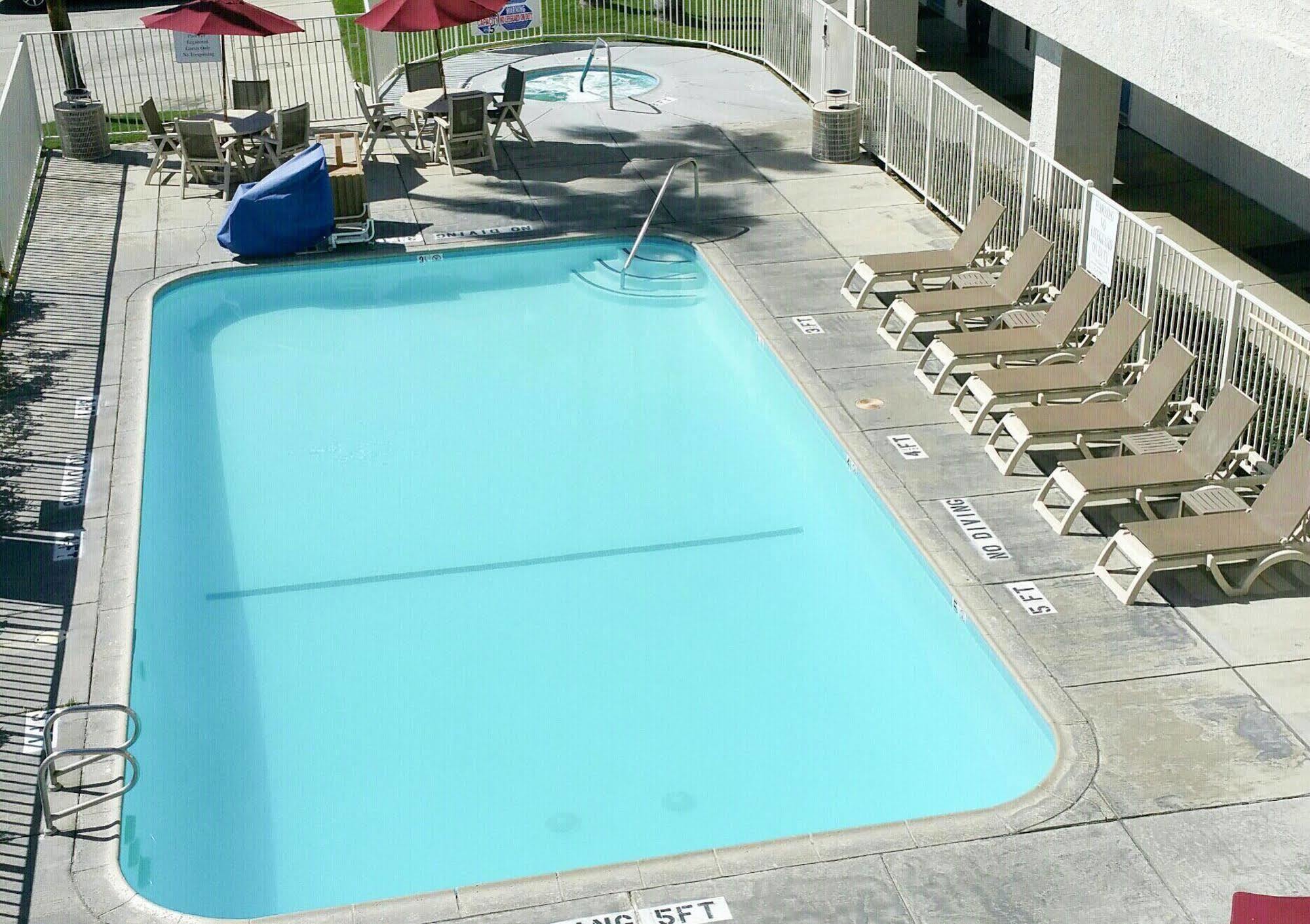 Motel 6-Palm Springs, Ca - Downtown Екстериор снимка